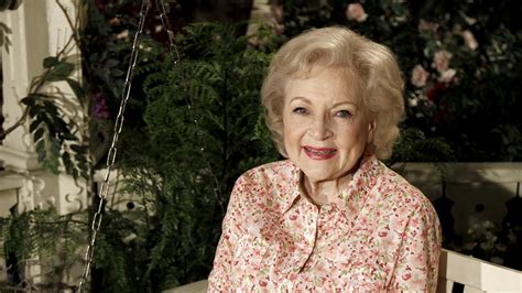 Betty White has died, just weeks before her 100th。